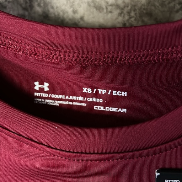 Women’s Under Armour Fitted Burgundy/Black XS Coldgear Top - Picture 4 of 4